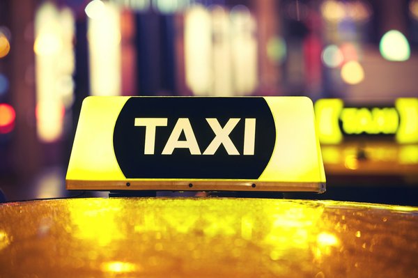 Top services et tarifs pour réserver un taxi à rennes