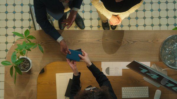 Maximisez vos profits grâce à la conciergerie airbnb à antibes